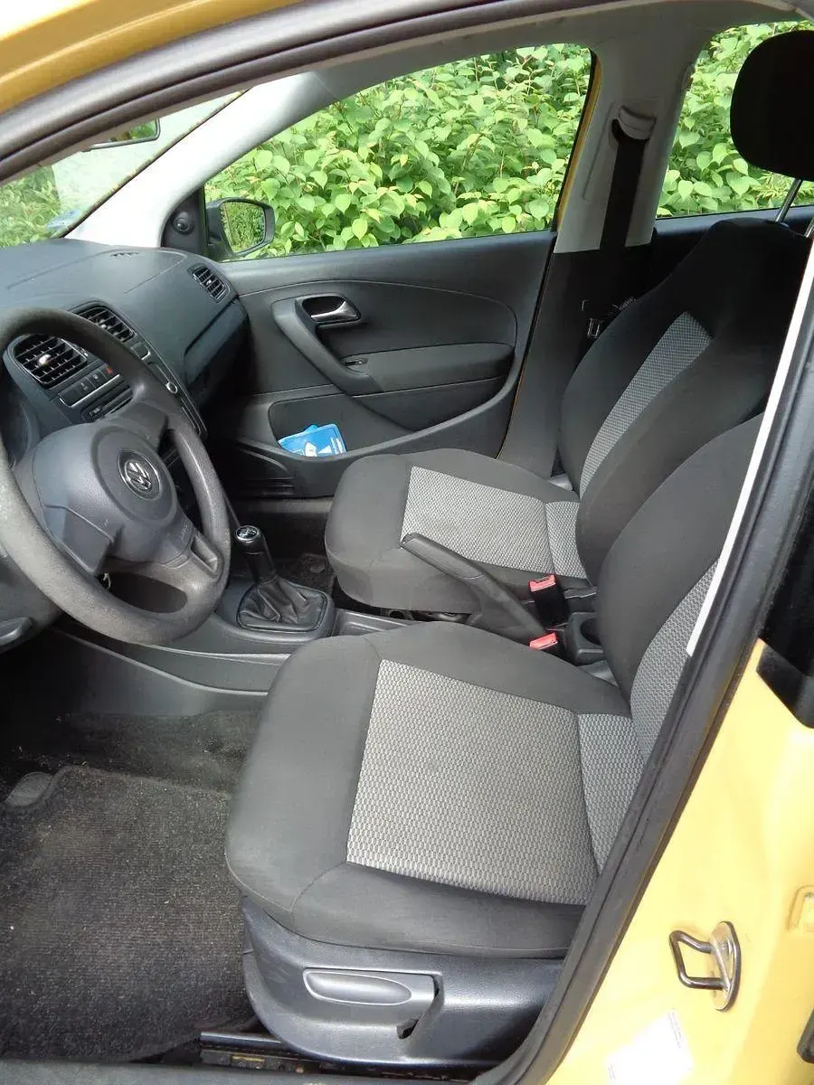 Gebraucht VW Polo Trendline 69 PS (50 kW) 2010 Gelb Kleinwagen