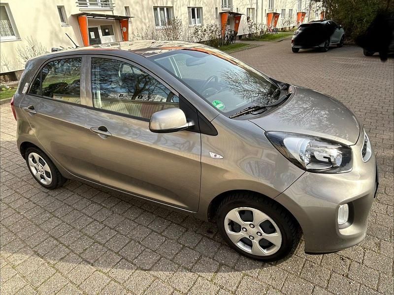Gebraucht Kia Picanto 67 PS (49 kW) 2016 Silber Kleinwagen