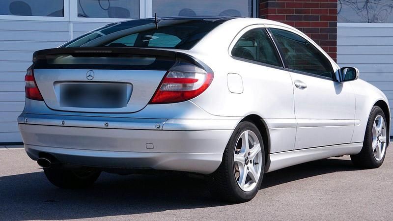 Gebraucht Mercedes C320 218 PS (160 kW) 2004 Silber Coupé