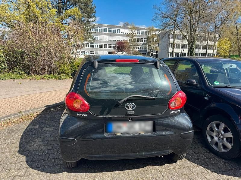 Gebraucht Toyota Aygo 65 PS (47 kW) 2008 Schwarz Kleinwagen