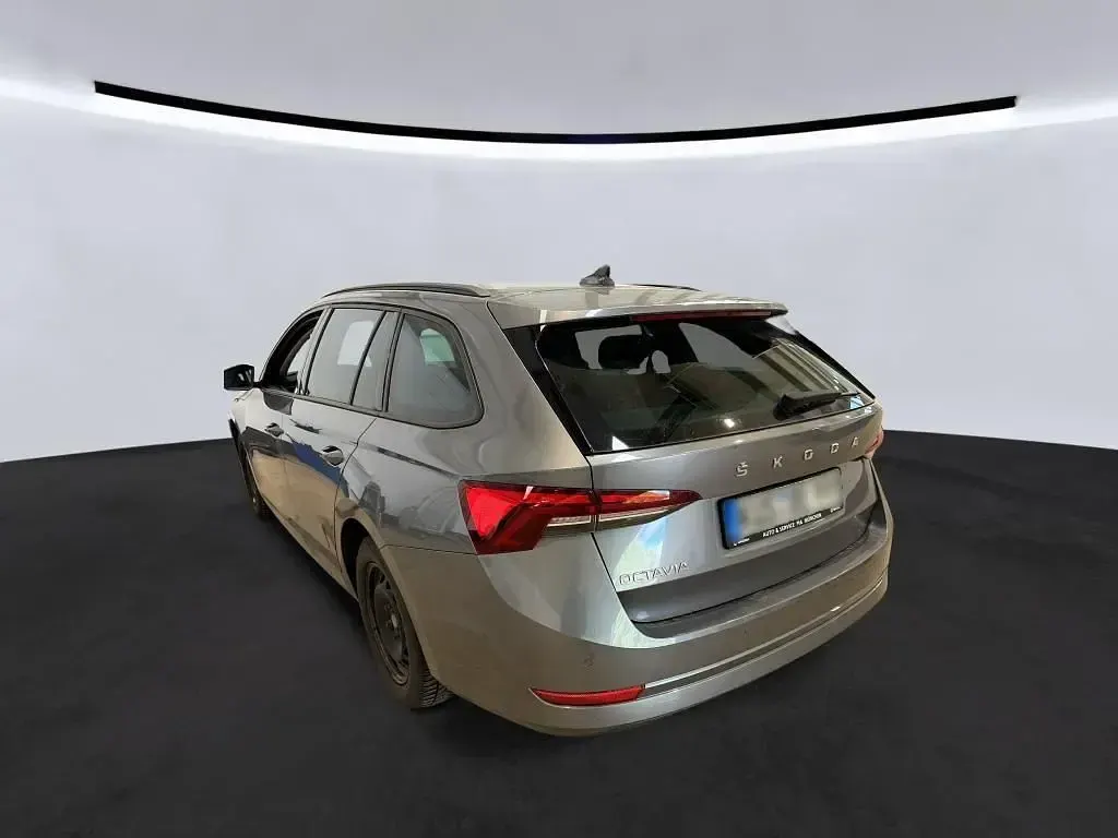 Gebraucht Skoda Octavia Ambition 150 PS (110 kW) 2023 Grau Limousine
