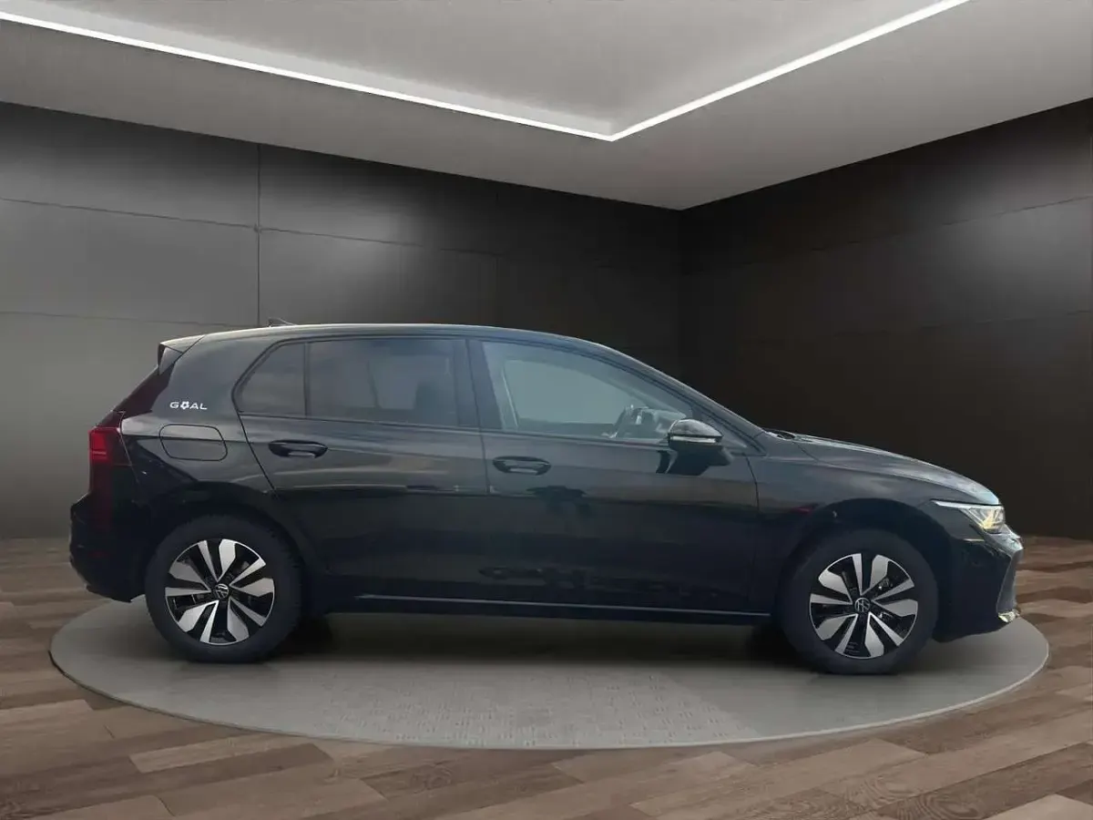 Gebraucht VW Golf VIII Goal 150 PS (110 kW) 2024 Grenadillschwarz metallic Limousine