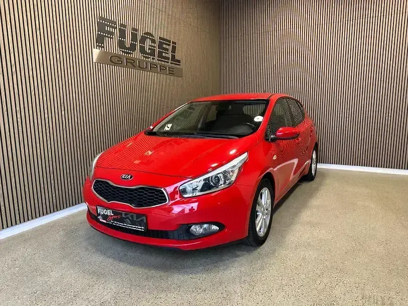 Usado Kia Ceed Edition 7 90 CV (66 kW) 2014 Rojo Utilitario