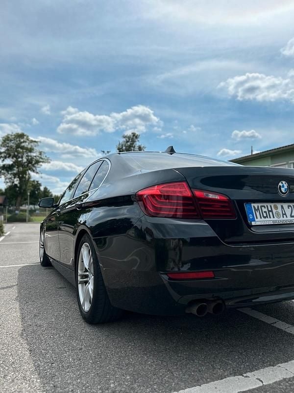 Gebraucht BMW 530 258 PS (189 kW) 2015 Schwarz Limousine
