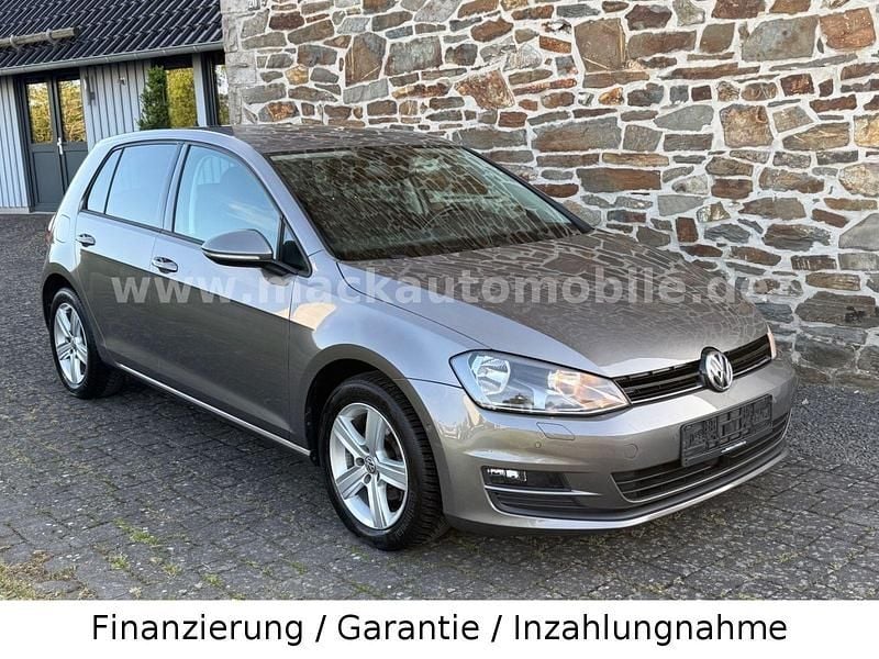 Grau Gebraucht 2014 VW Golf VII Comfortline Limousine | 8.990 € (Guter Preis) - Bild 1/3