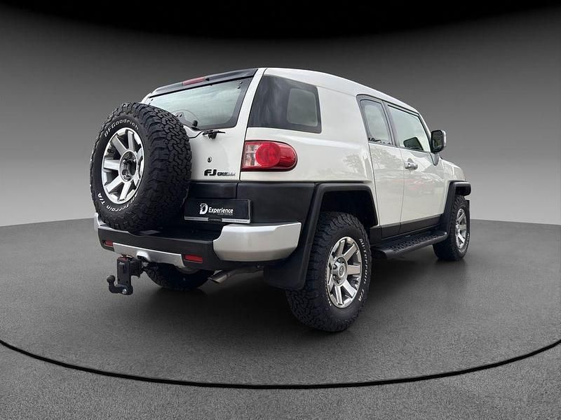 Neu Toyota FJ Cruiser 272 PS (200 kW) 2025 Weiß SUV