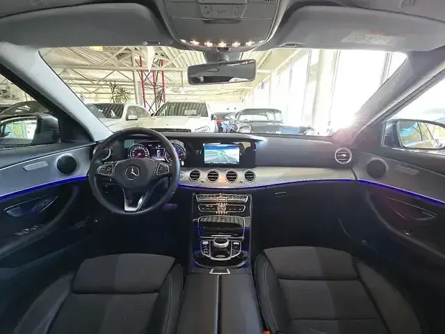 Gebraucht Mercedes E220 Avantgarde 194 PS (142 kW) 2017 Grau Limousine
