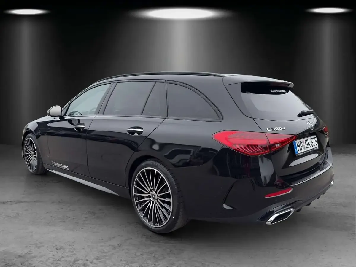 Gebraucht Mercedes C300 AMG 265 PS (194 kW) 2026 Lack obsidianschwarz Kombi