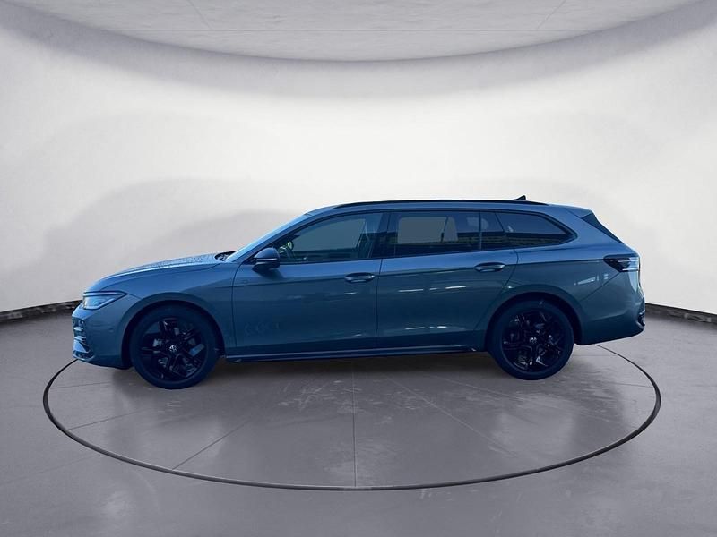 Neu VW Passat R-line 150 PS (110 kW) 2026 Grau Kombi