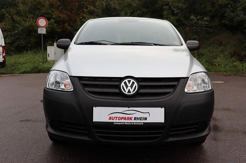Gebraucht VW Fox Basis 54 PS (39 kW) 2008 Silber Kleinwagen