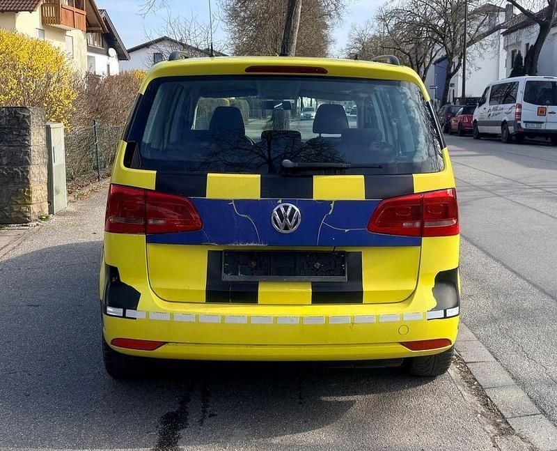 Gebraucht VW Touran Trendline 150 PS (110 kW) 2013 Weiß Van / Kleinbus