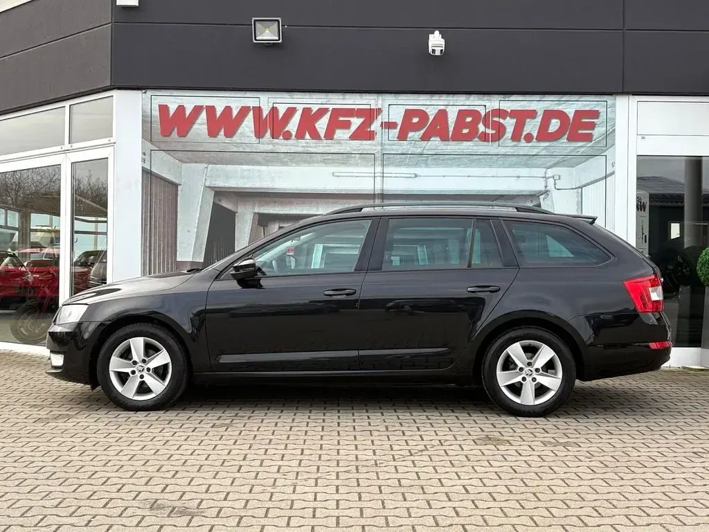 Gebraucht Skoda Octavia Ambition 105 PS (77 kW) 2014 Schwarz Kombi