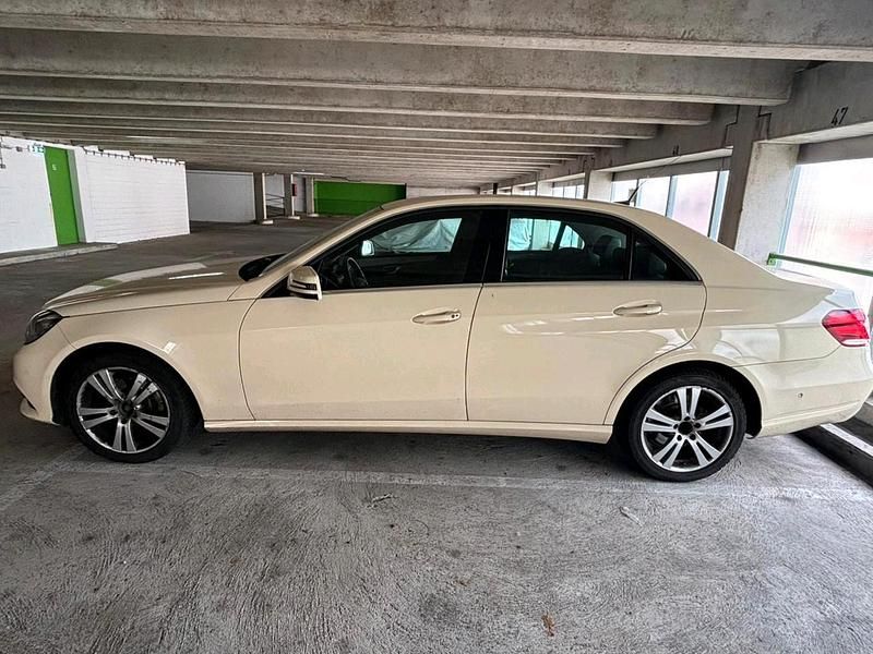 Gebraucht Mercedes E200 136 PS (100 kW) 2014 Gelb Limousine