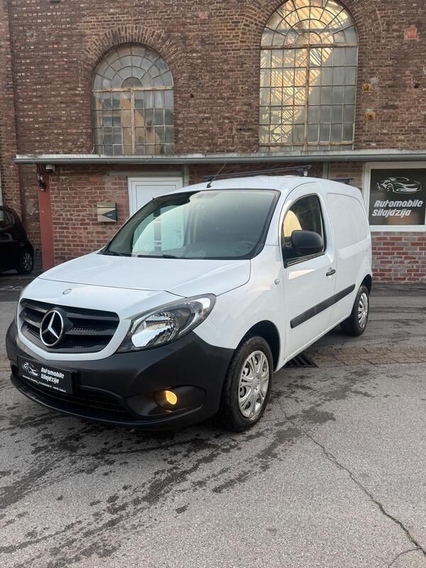 Weiß Gebraucht 2017 Mercedes Citan 108 Van / Kleinbus | 7.300 € (Fairer Preis) - Bild 1/4