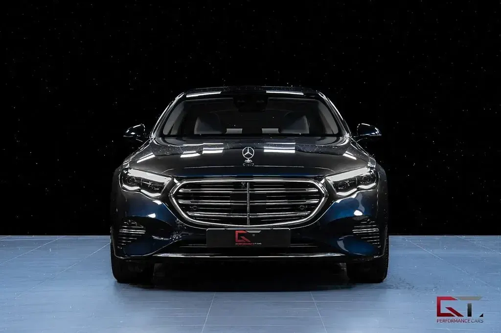 Gebraucht Mercedes E300 Premium Plus 313 PS (230 kW) 2024 Blau Limousine