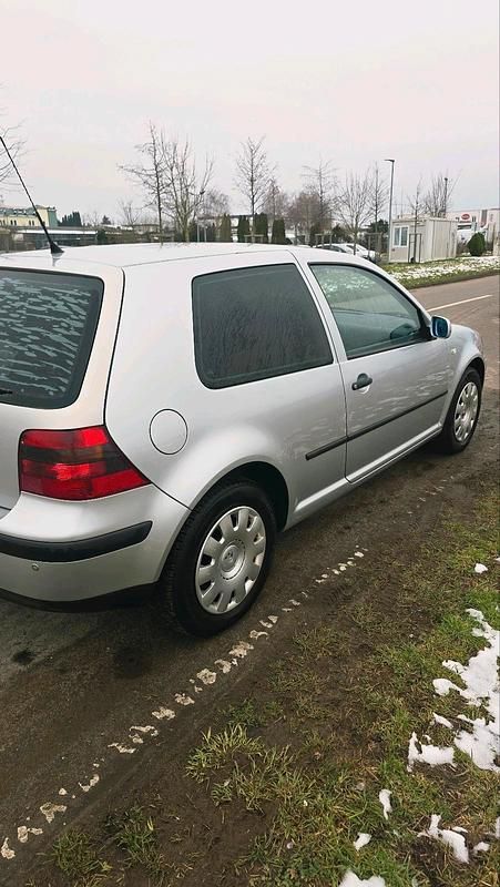 Gebraucht VW Golf IV 75 PS (55 kW) 2002 Silber Limousine