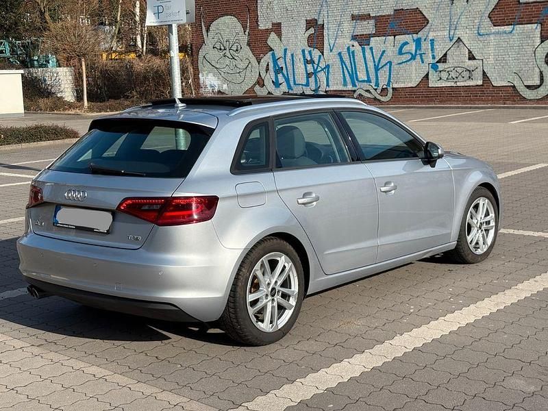Gebraucht Audi A3 Ambition 125 PS (91 kW) 2015 Silber Limousine