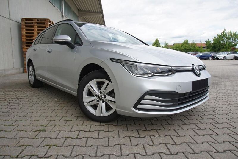 Silber Gebraucht 2024 VW Golf VIII Kombi | 21.495 € (Superpreis) - Bild 1/4