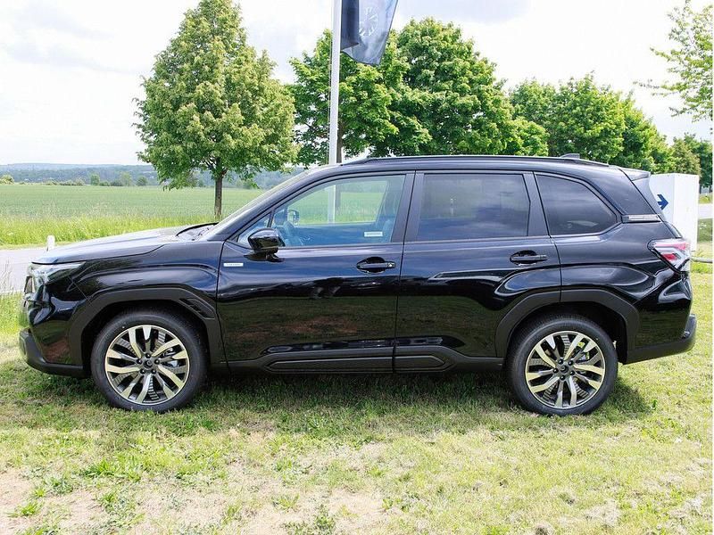 Neu Subaru Forester Platinum 152 PS (111 kW) 2025 Schwarz SUV