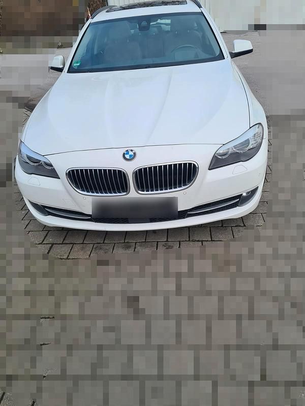 Gebraucht BMW 530 Comfort Edition 258 PS (189 kW) 2013 Weiß Kombi