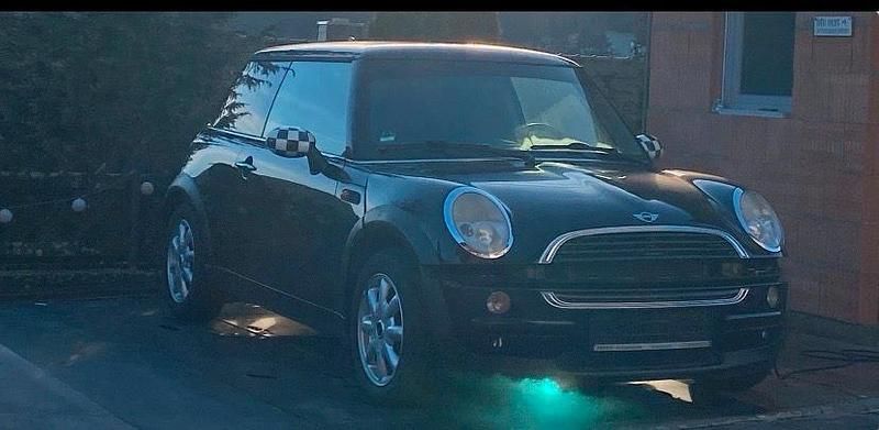 Gebraucht Mini Cooper 90 PS (66 kW) 2004 Schwarz Kleinwagen