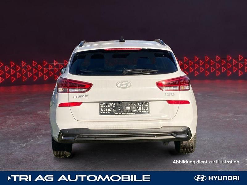 Neu Hyundai i30 Advantage 140 PS (102 kW) 2025 Atlas white / sol Kombi