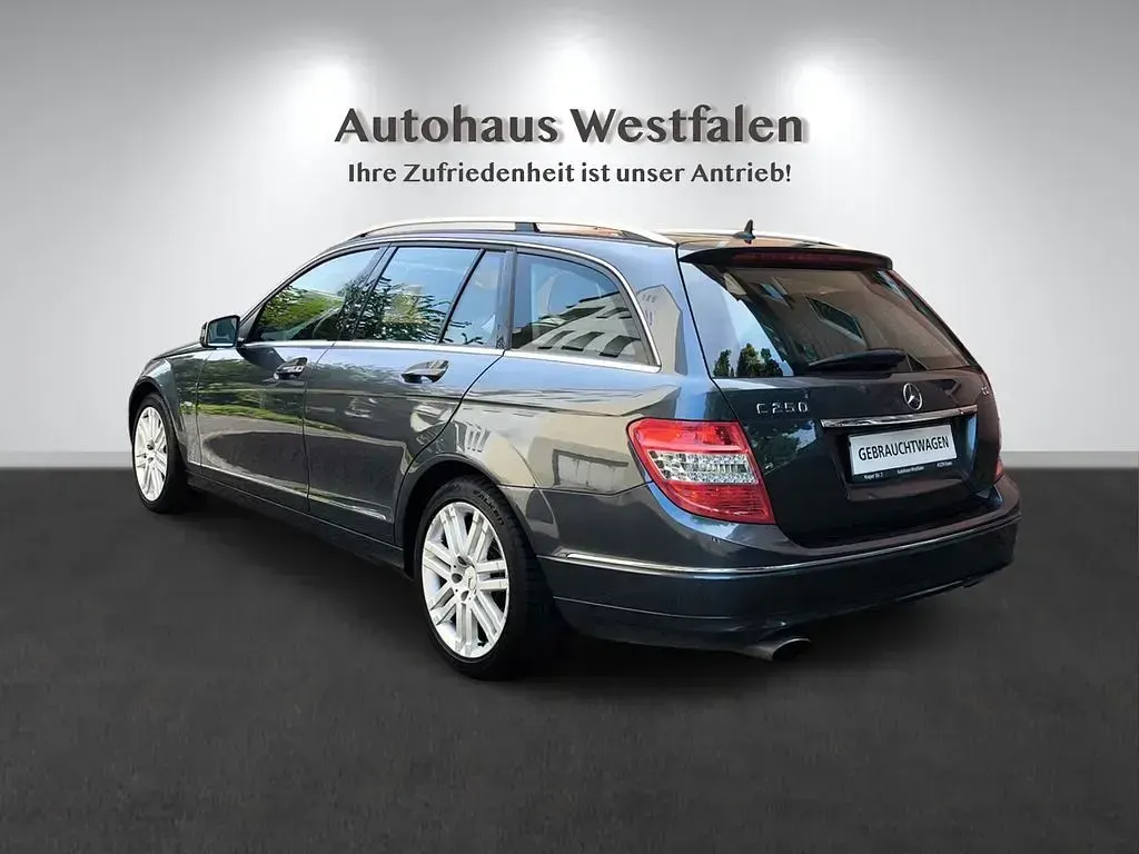 Używany Mercedes C250 204 KM (150 kW) 2011 Szary Sedan/Limuzyna