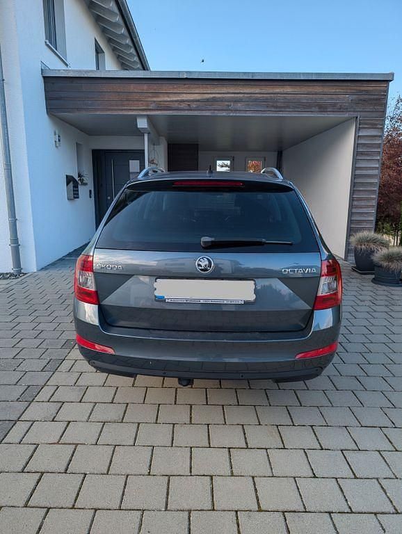 Gebraucht Skoda Octavia Style 150 PS (110 kW) 2015 Grau Kombi