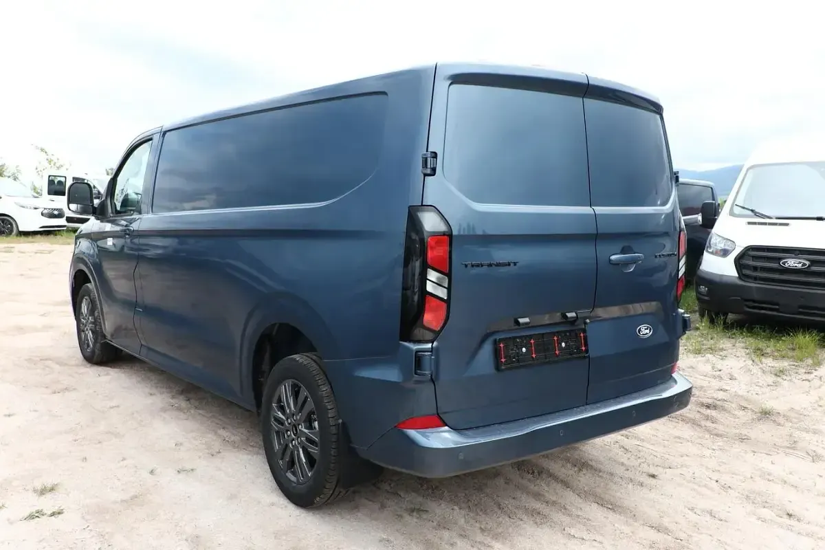 Neu Ford Transit Custom Limited 170 PS (125 kW) 2026 Chrome blue metallic Van / Kleinbus
