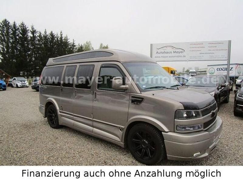 Gold Gebraucht 2022 Chevrolet Express SE Van / Kleinbus | 64.999 € - Bild 1/4