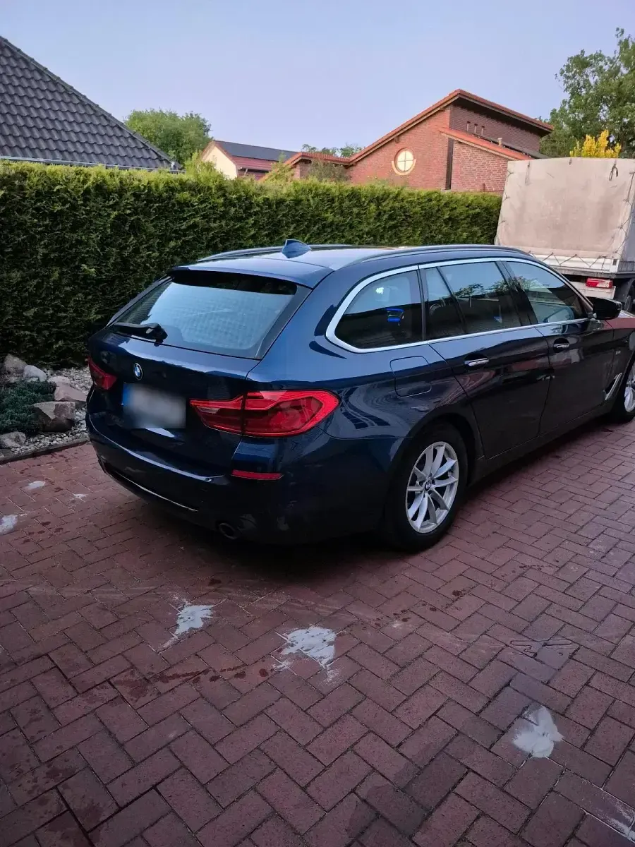 Gebraucht BMW 520 190 PS (139 kW) 2018 Blau Kombi