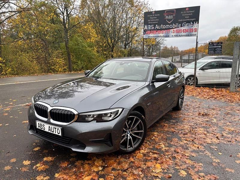 Grau Gebraucht 2022 BMW 320e Advantage Limousine | 19.990 € (Etwas zu teuer) - Bild 1/4