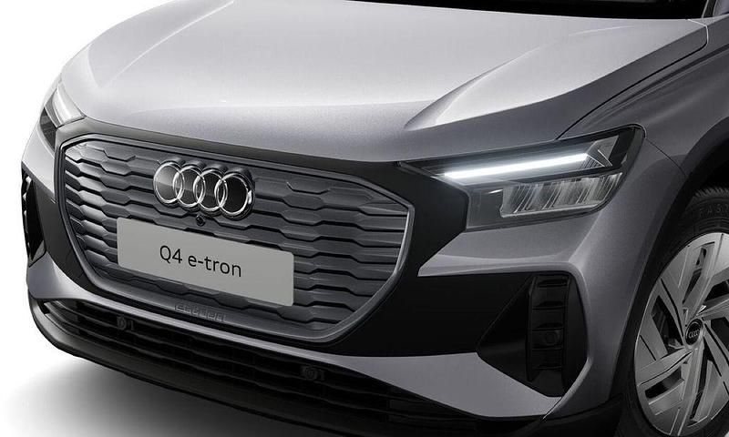 Gebraucht Audi Q4 e-tron Basis 210 kW (286 PS) 2024 Florettsilber metallic SUV