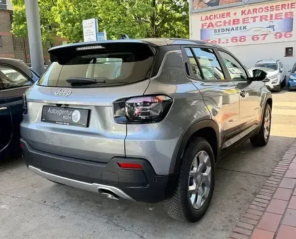 Gebraucht Jeep Avenger 101 PS (74 kW) 2024 Grau SUV