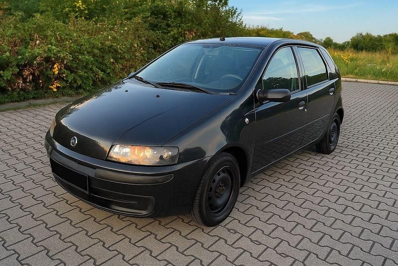 Schwarz Gebraucht 2003 Fiat Punto Kleinwagen | 1.100 € (Fairer Preis) - Bild 1/4