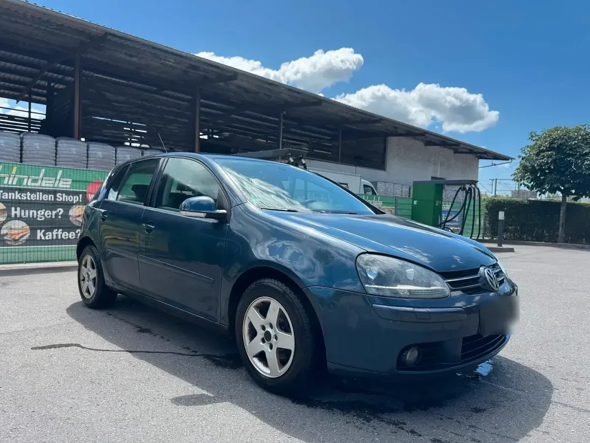 Gebraucht VW Golf V 140 PS (102 kW) 2008 Blau Limousine