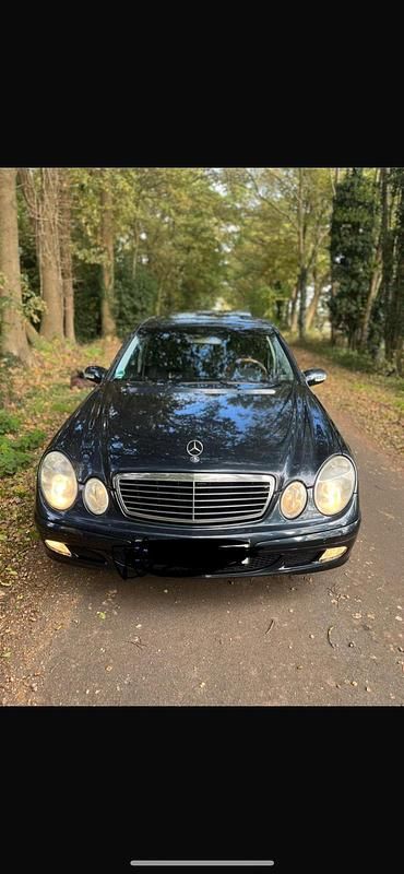 Gebraucht Mercedes E240 177 PS (130 kW) 2002 Schwarz Limousine