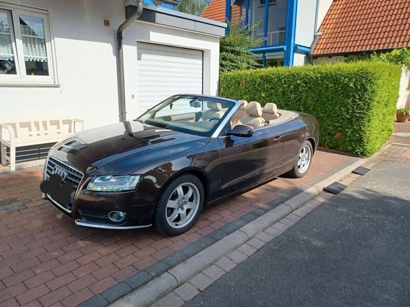 Braun Gebraucht 2011 Audi A5 Cabriolet Cabrio | 13.249 € (Guter Preis) - Bild 1/4
