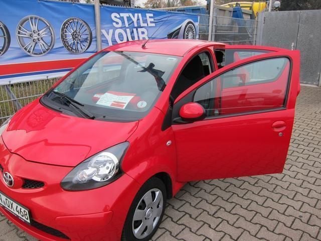 Gebraucht Toyota Aygo Cool 82 PS (60 kW) 2008 Rot Kleinwagen