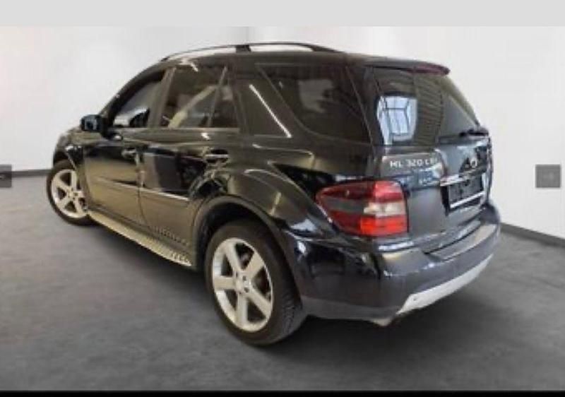 Gebraucht Mercedes ML320 224 PS (164 kW) 2008 Obsidianschwarz SUV