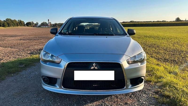 Silber Gebraucht 2011 Mitsubishi Lancer Limousine | 4.000 € (Fairer Preis) - Bild 1/4