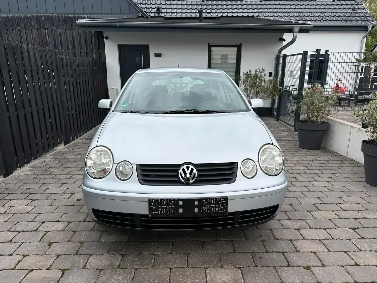 Używany VW Polo 60 KM (44 kW) 2004 Srebrny Hatchback
