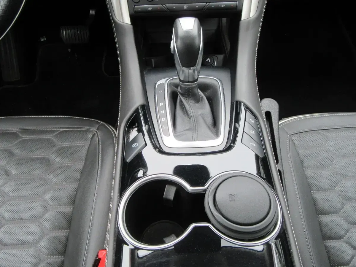 Gebraucht Ford Mondeo Vignale 140 PS (102 kW) 2020 Grau Kombi
