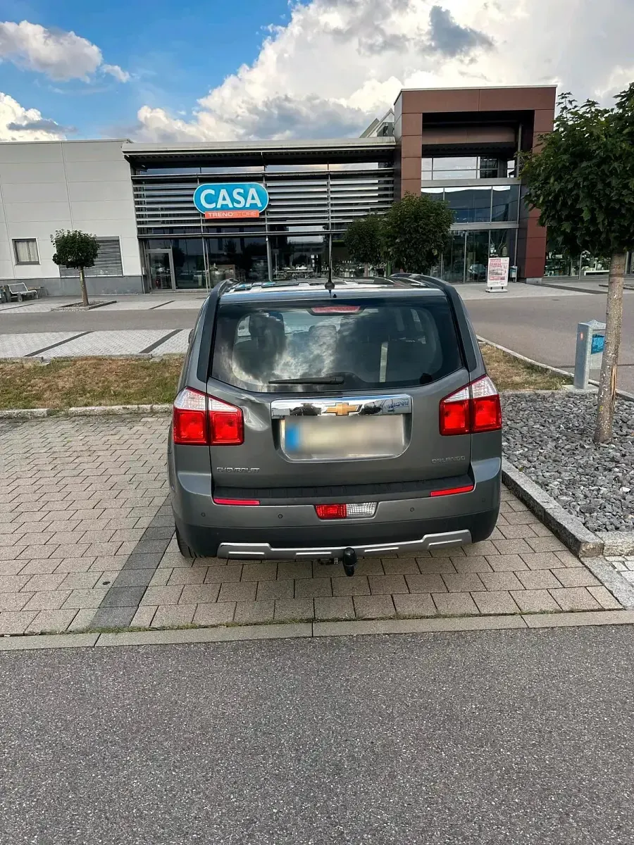 Gebraucht Chevrolet Orlando 163 PS (119 kW) 2011 Grau Van / Kleinbus