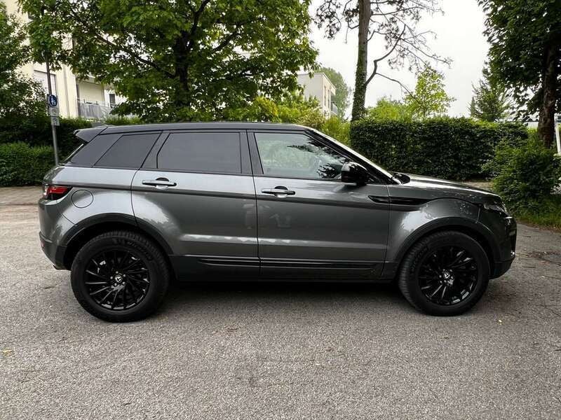 Grau Gebraucht 2019 Land Rover Range Rover evoque Black Edition SUV | 20.000 € (Superpreis) - Bild 1/4