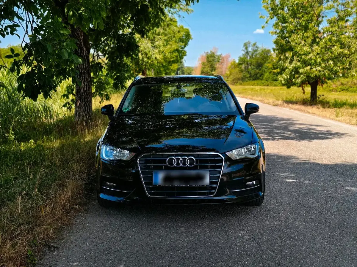 Gebraucht Audi A3 Comfort 110 PS (80 kW) 2015 Schwarz Limousine