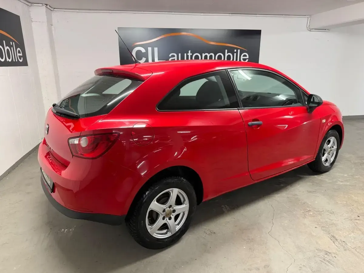 Gebraucht Seat Ibiza SC Basis 60 PS (44 kW) 2011 Rot Kleinwagen