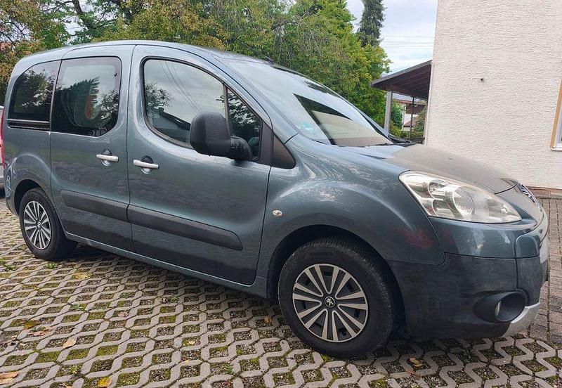 Gebraucht Peugeot Partner Tepee 110 PS (80 kW) 2012 Grau Van / Kleinbus