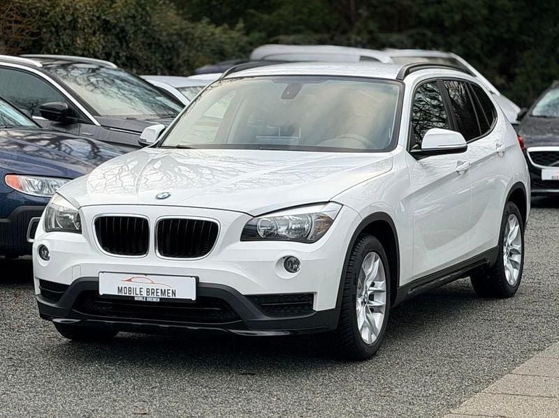 Weiß Gebraucht 2014 BMW X1 Sport Line SUV | 9.490 € (Superpreis) - Bild 1/4