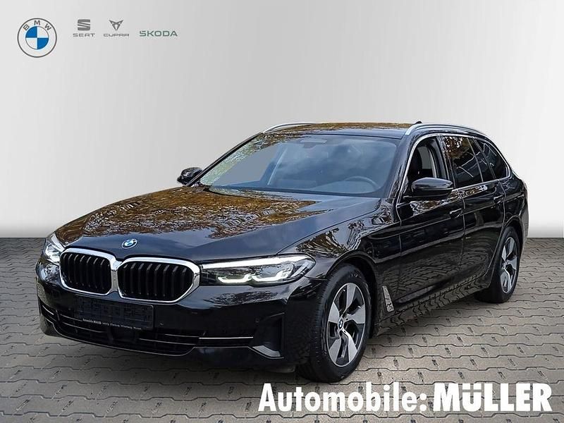 Schwarz Gebraucht 2023 BMW 520 Performance Kombi | 32.690 € (Fairer Preis) - Bild 1/4